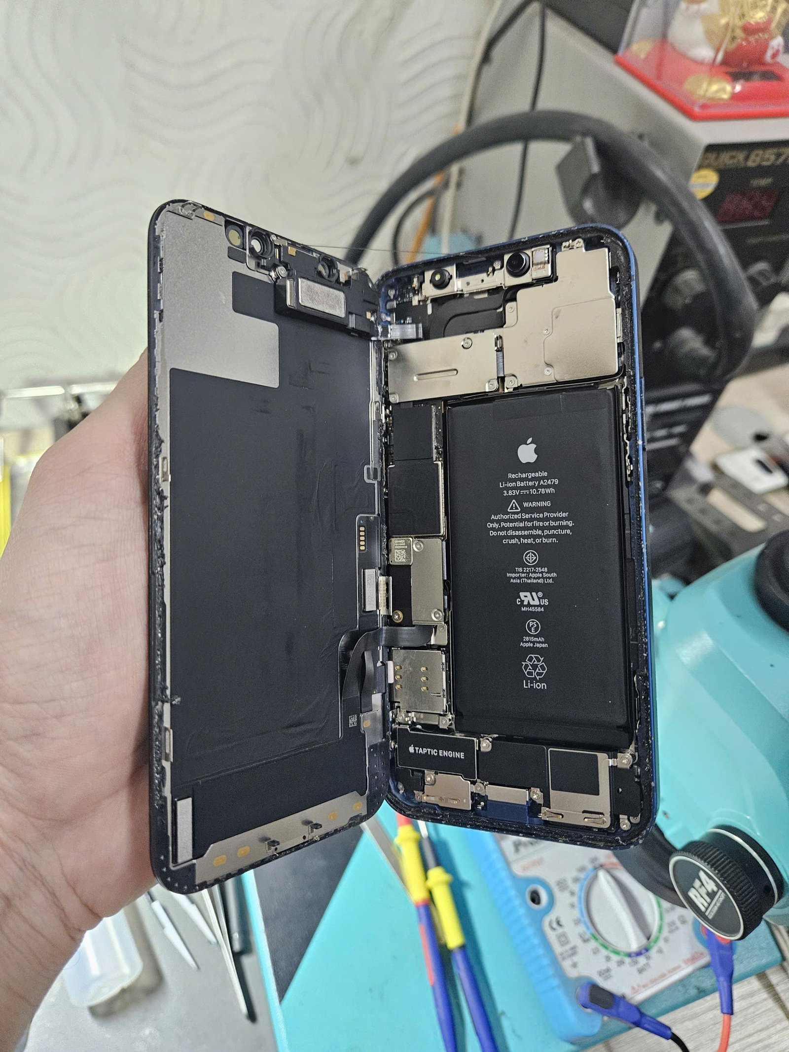 Thay màn hình iPhone 13 Bình Thạnh – Nhanh chóng, Uy tín, Giá rẻ ảnh 2